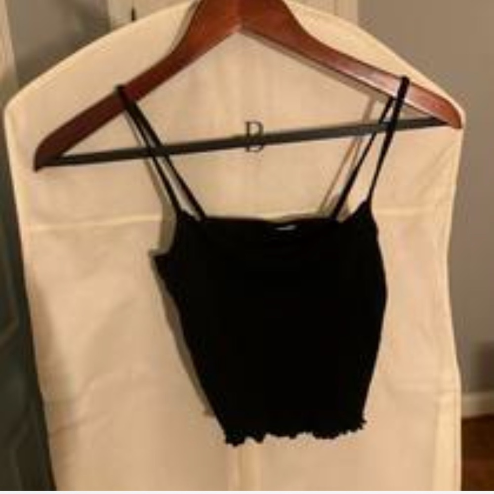 Black cami Lettuce trim
Size small